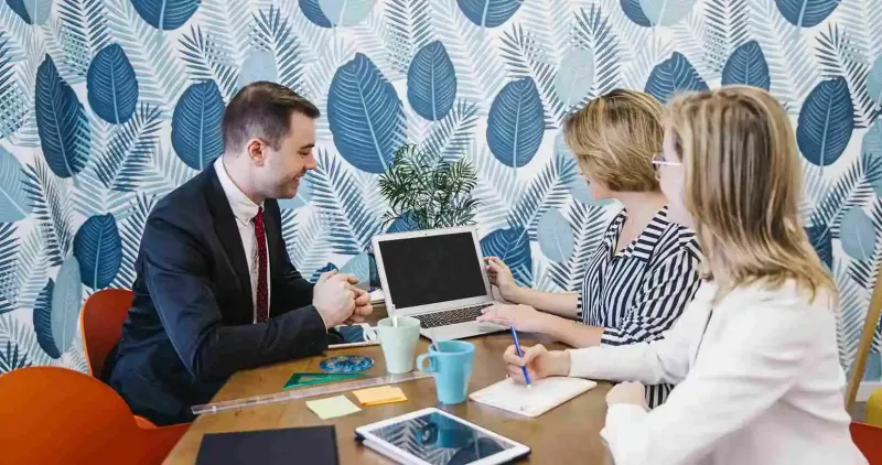 Steadying the Ship: How to Respond Professionally When Your Personal Assistant Resigns